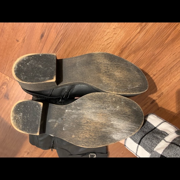 Boots - Picture 3 of 4